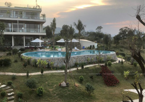 Bể bơi cao cấp tại khu nghỉ dưỡng phức hợp Melody Lương Sơn, Hòa Bình