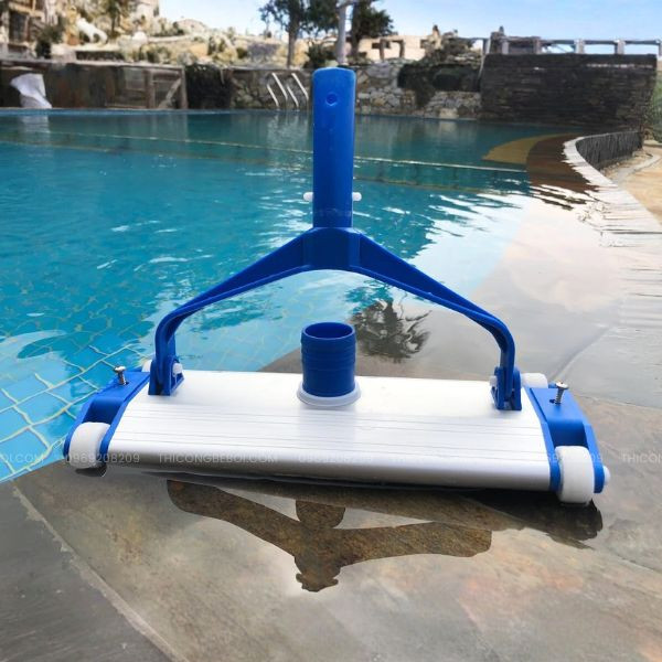 Bàn hút vệ sinh bể bơi bằng nhôm