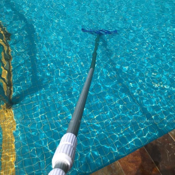 Sào nhôm vệ sinh bể bơi