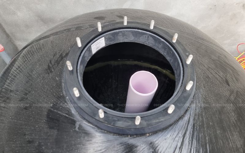 Miệng bình lọc kết nối với tay van